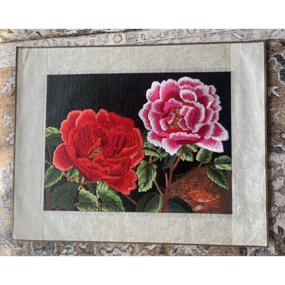 Pink Red Roses Needlework Wall‎ Hanging Bright Flowers Damask Border - Picture 2 of 5